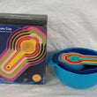 0833 8 Piece Nesting Bowls with Measuring Cups Set